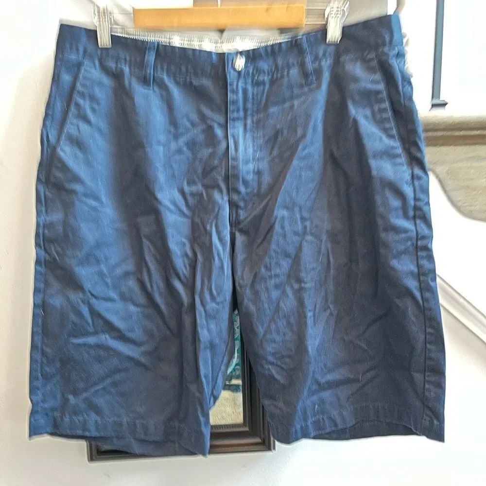Volcom Corpo Class Navy Flat Front Bermuda Shorts sz 36